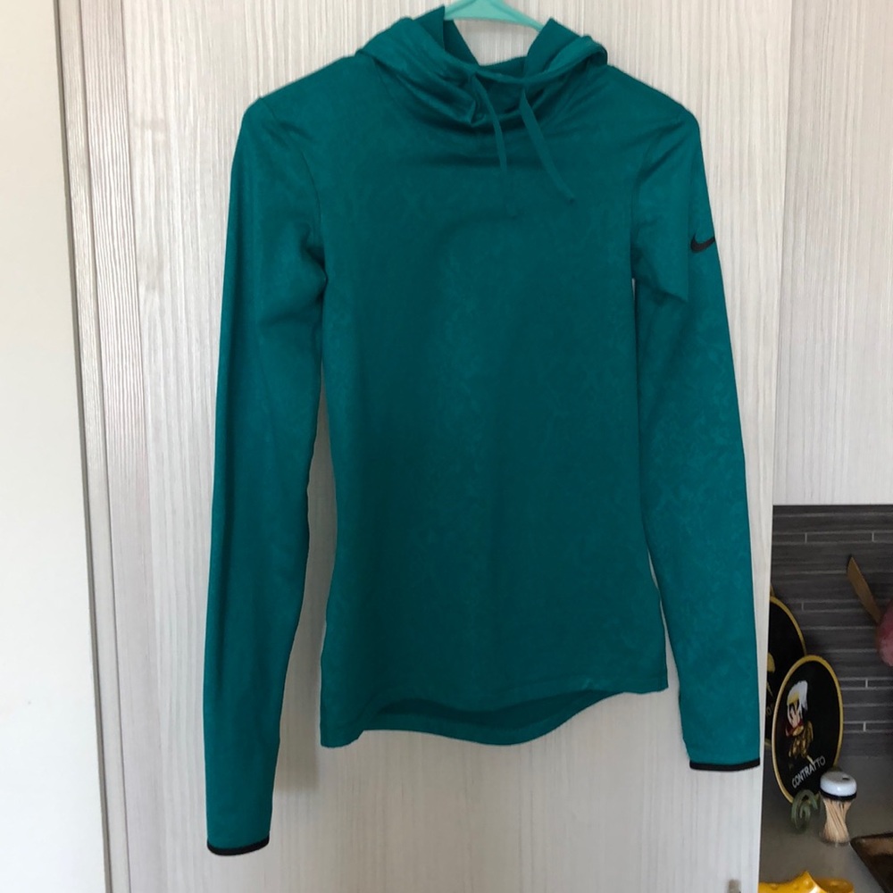 Nike dry fit pullover with hood
